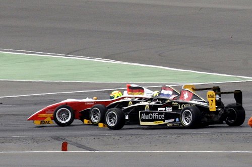 Indy Dontje in de sandwich
